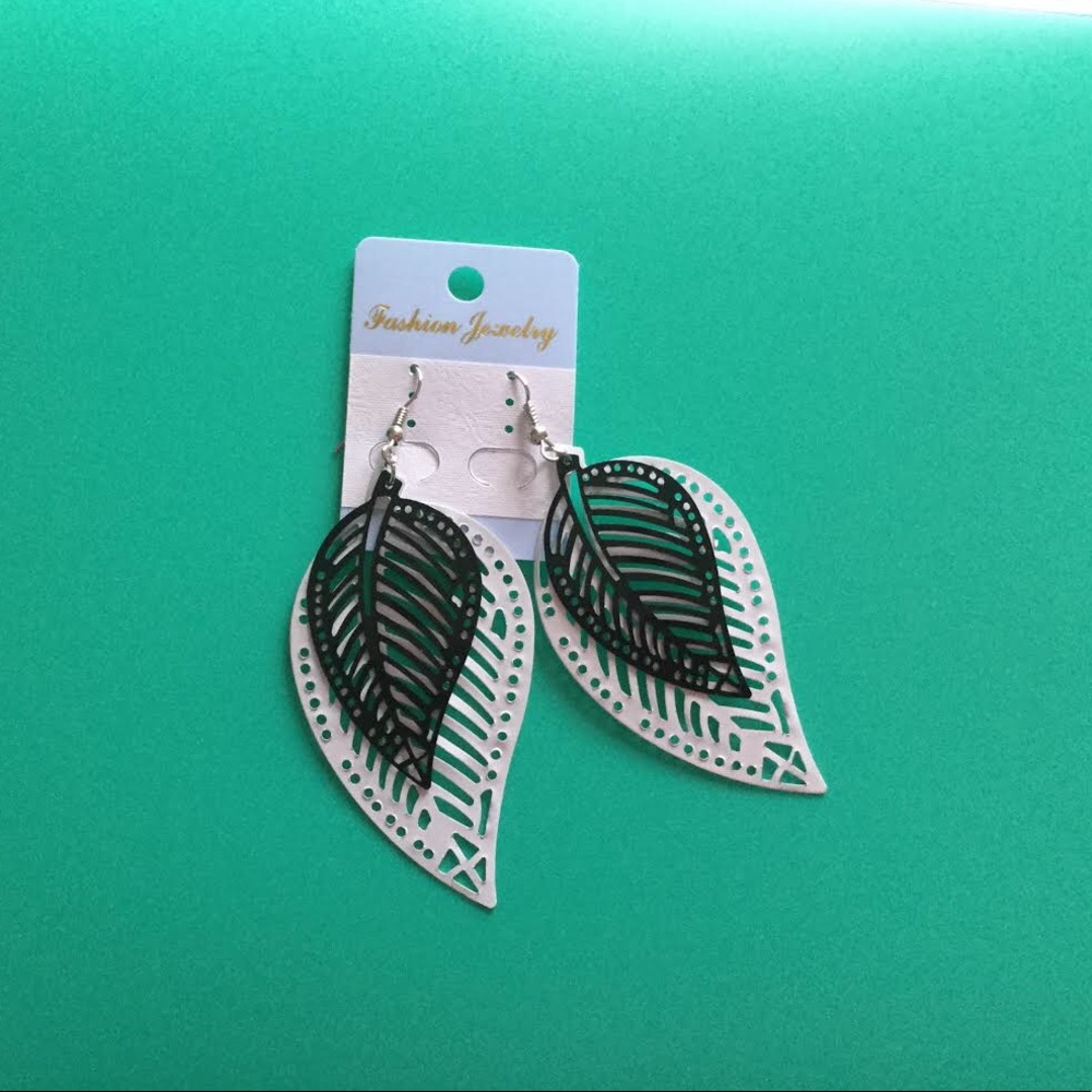 Leaves earring